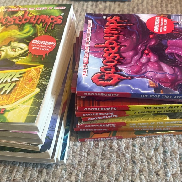 Goosebumps Book Collection - Picture 1 of 3